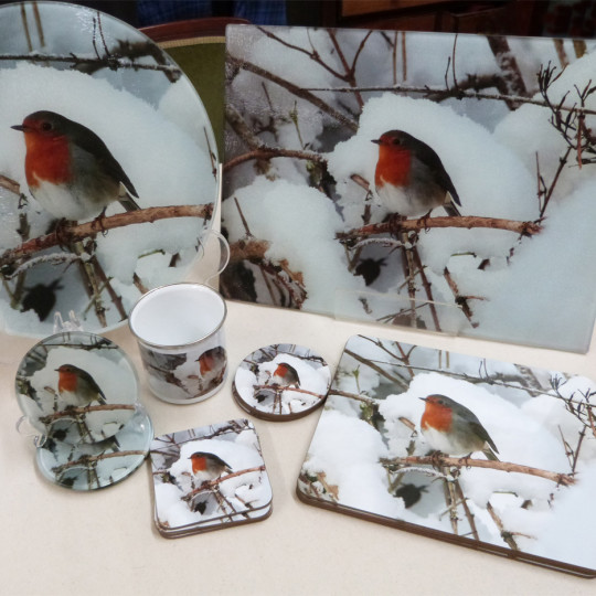 Robin in Snow gift range
